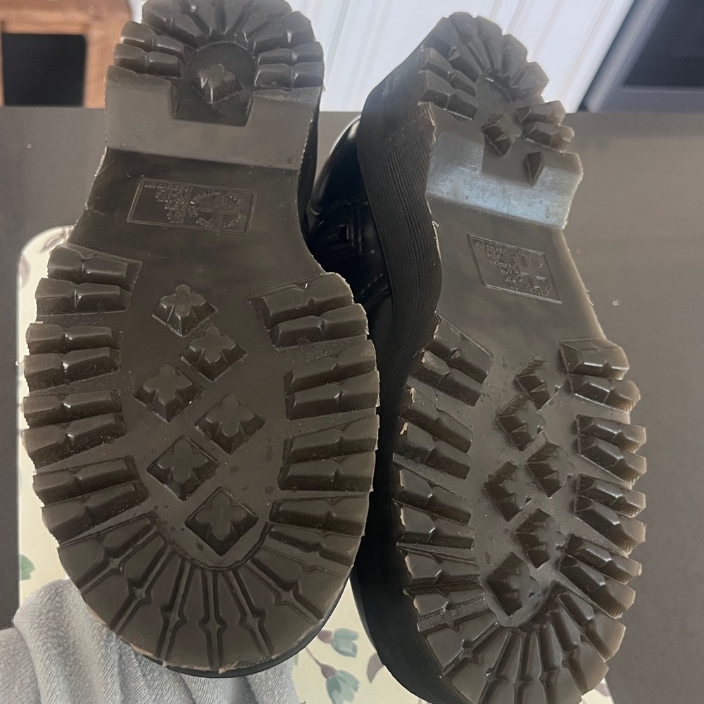 Dr. Martens Jadon Platforms - Picture 5 of 17